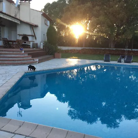 Le Chene Et L'eau Bed & Breakfast 3*