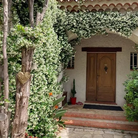 Le Chene Et L'eau Roquebrune-sur-Argens