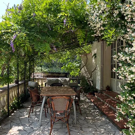 Le Chene Et L'eau Bed & Breakfast