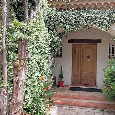 Le Chene Et L'eau Roquebrune-sur-Argens