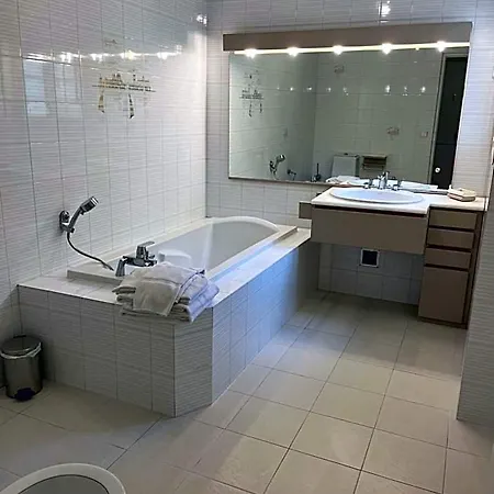 Le Chene Et L'eau Bed & Breakfast